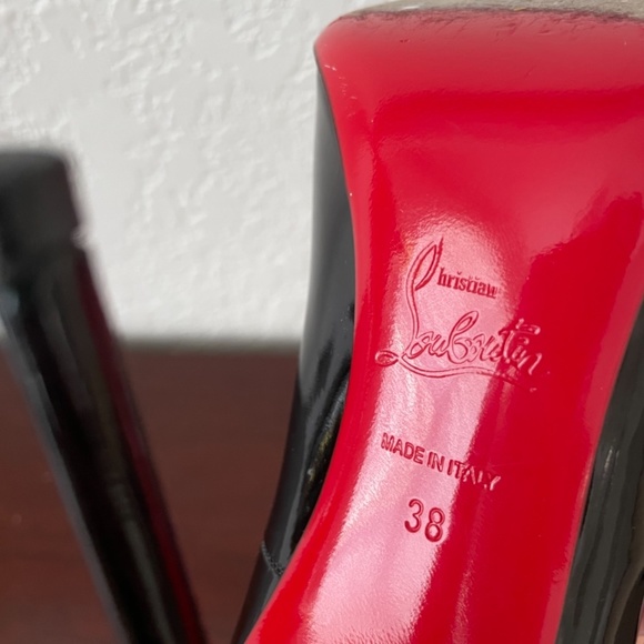 Christian Louboutin ‘So Kate’ Heel - Picture 6 of 10